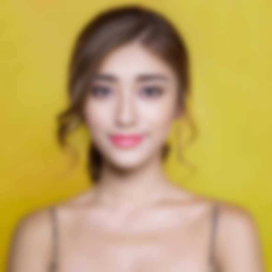 AI Photo Unblur — before